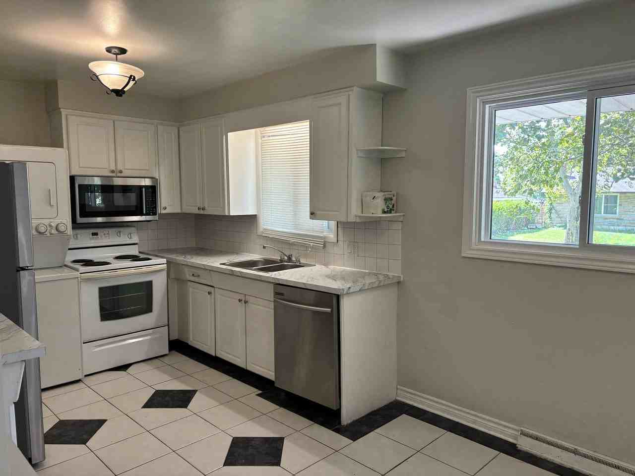 4 Clearview Hts - Photo 5 of 15
