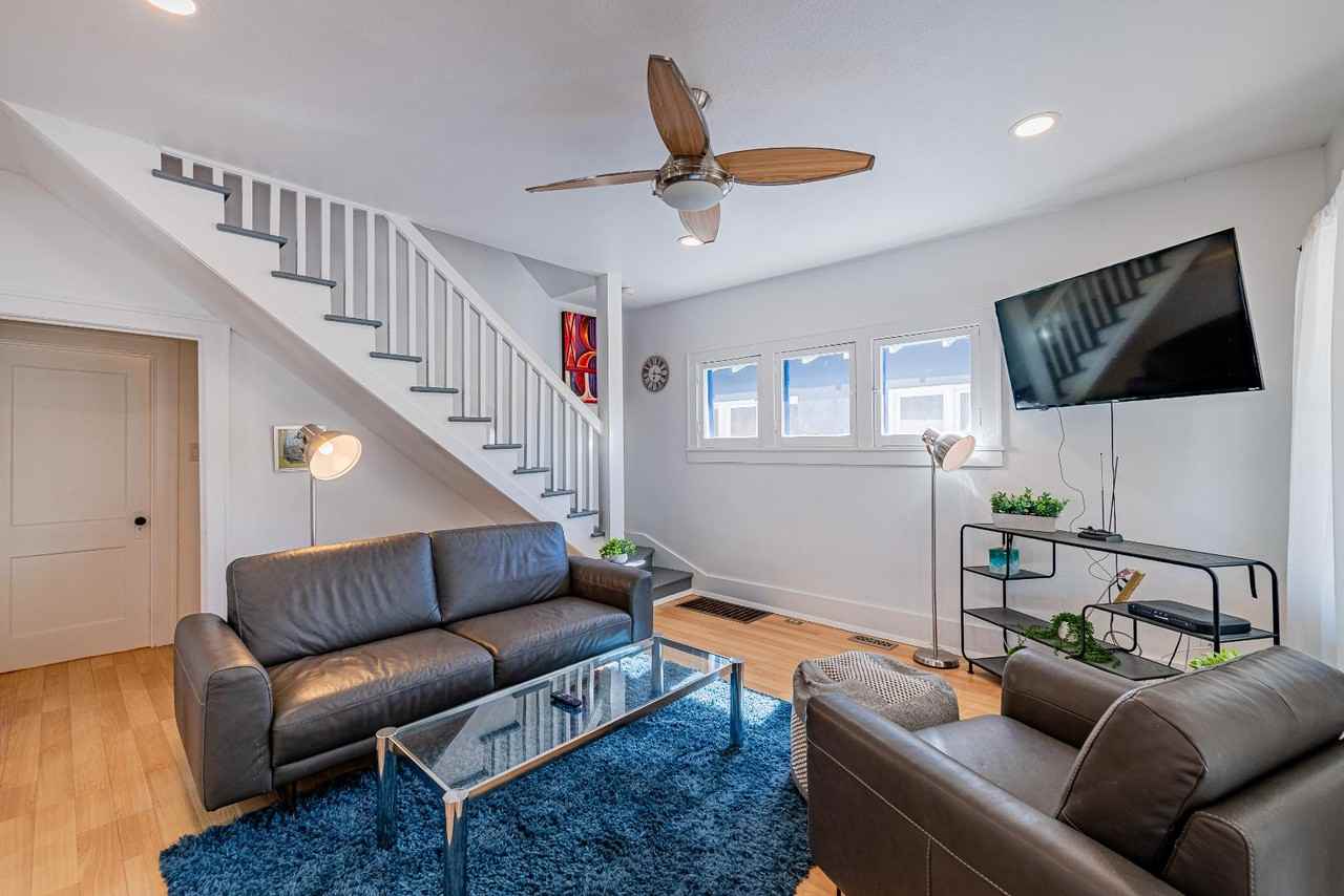 816 Marquette Ave Nw - Photo 2 of 11