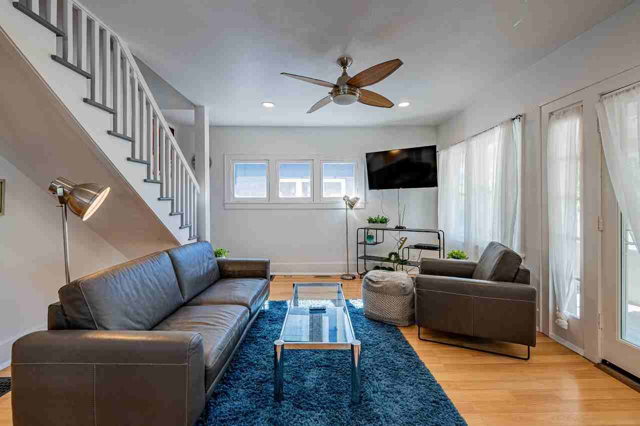 816 Marquette Ave Nw - Photo 7 of 11