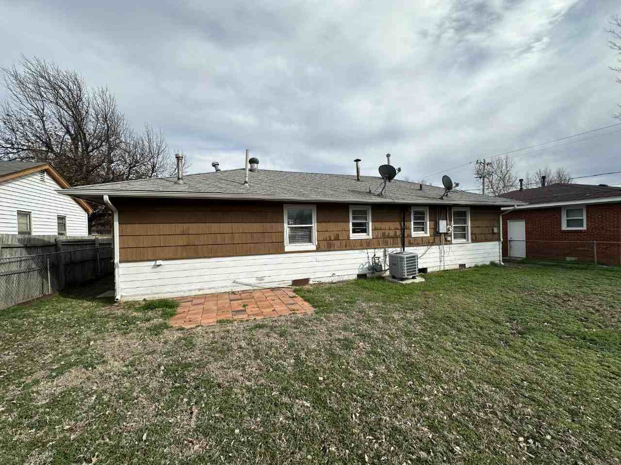 4305 N Libby Ave - Photo 3 of 12