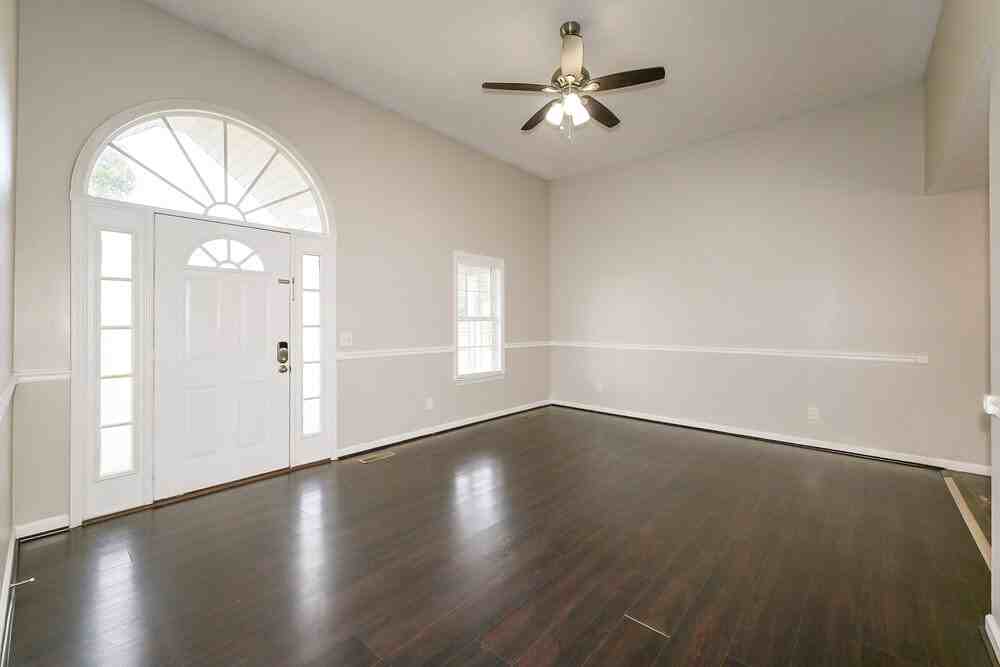 7109 Beard Ct - Photo 6 of 16