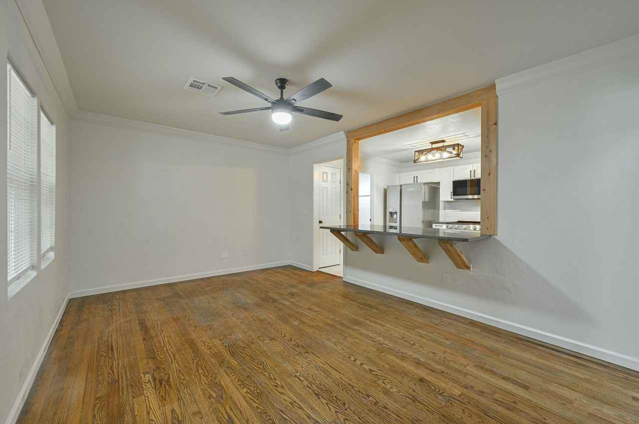 2525 Sw 46th St #1 - Photo 3 of 31