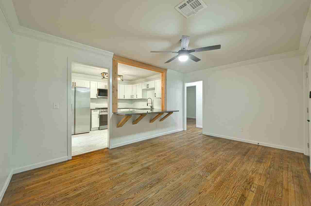 2525 Sw 46th St #1 - Photo 4 of 31