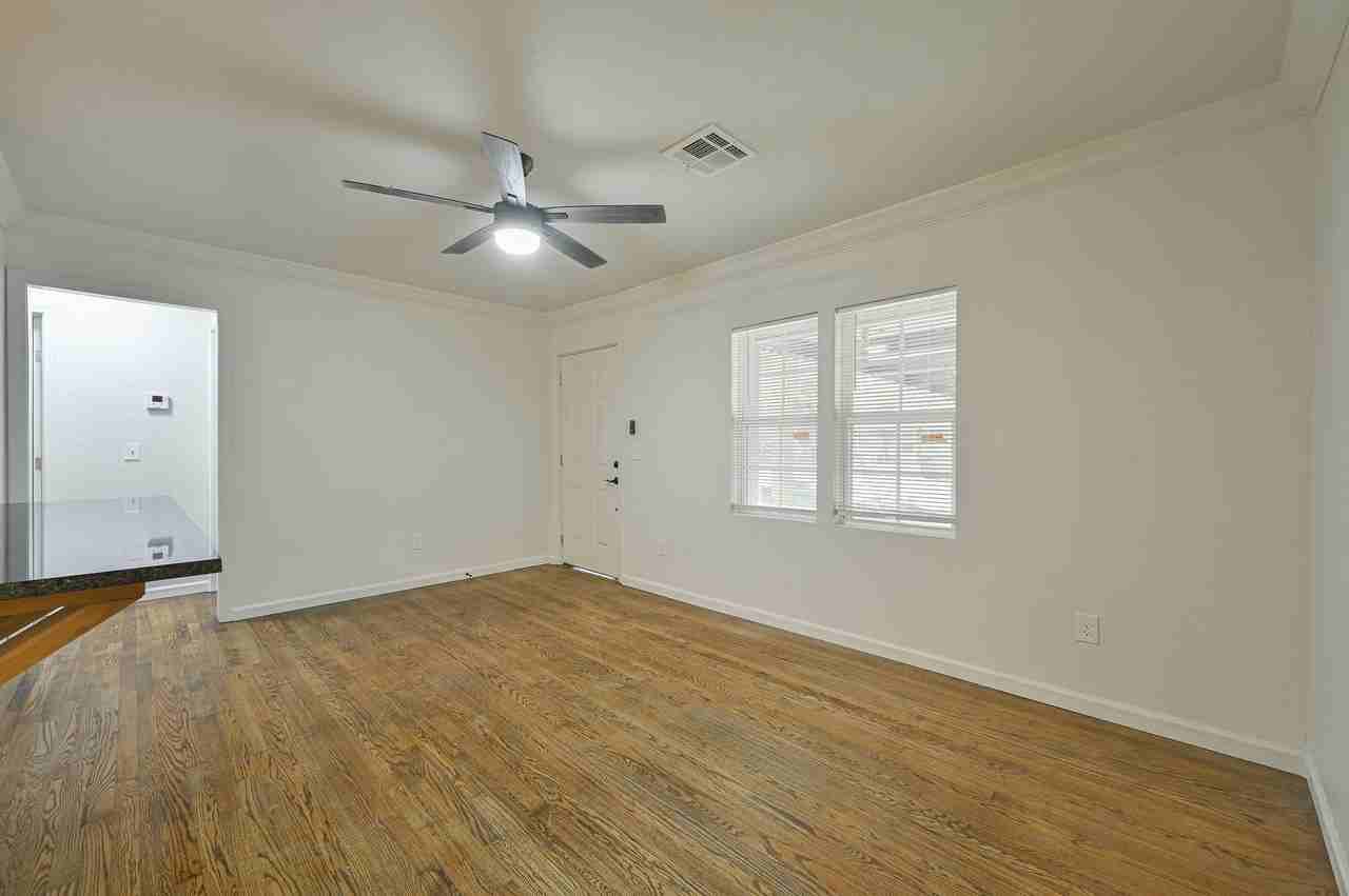 2525 Sw 46th St #1 - Photo 5 of 31