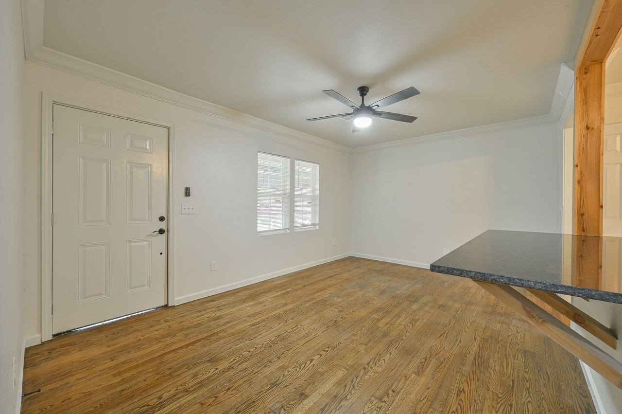 2525 Sw 46th St #1 - Photo 6 of 31