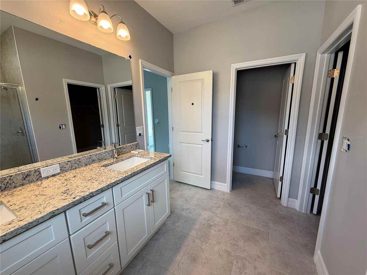 1412 Minneapolis Ave #1 - Photo 5 of 17