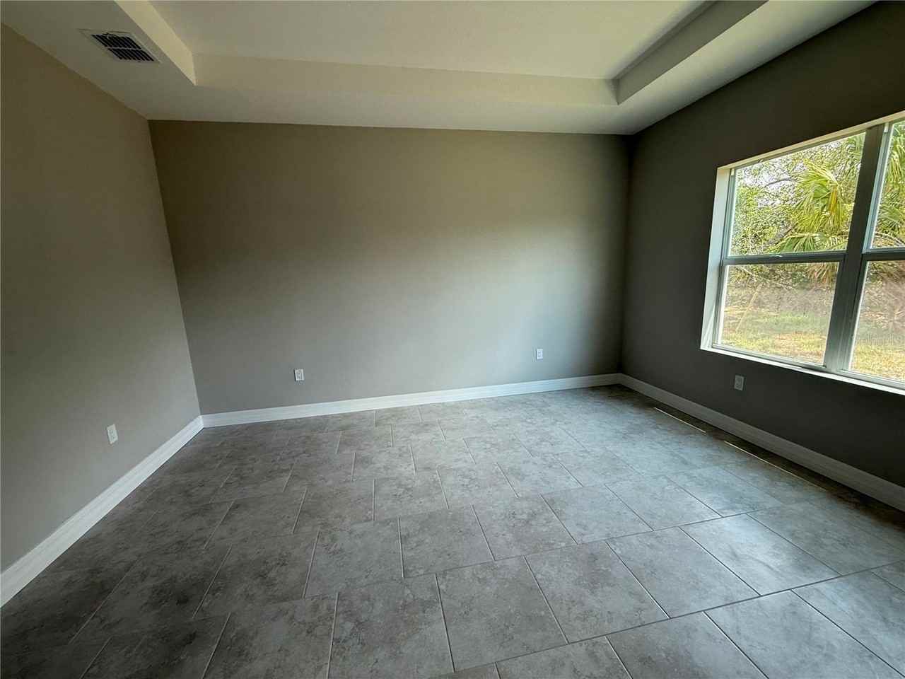 1412 Minneapolis Ave #1 - Photo 6 of 17