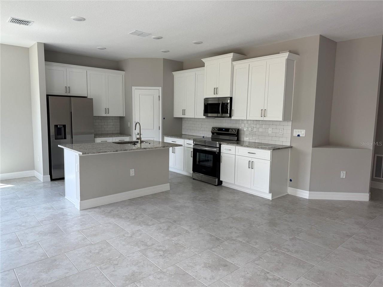 1412 Minneapolis Ave #1 - Photo 7 of 17