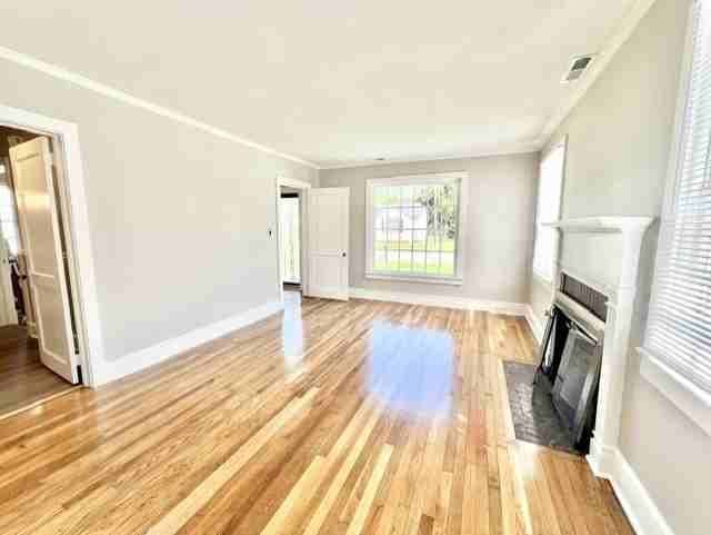 425 Winston St #1 - Photo 6 of 28