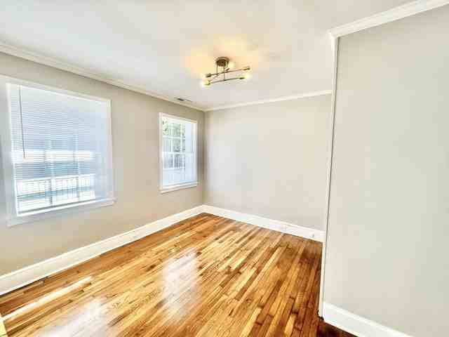 425 Winston St #1 - Photo 7 of 28