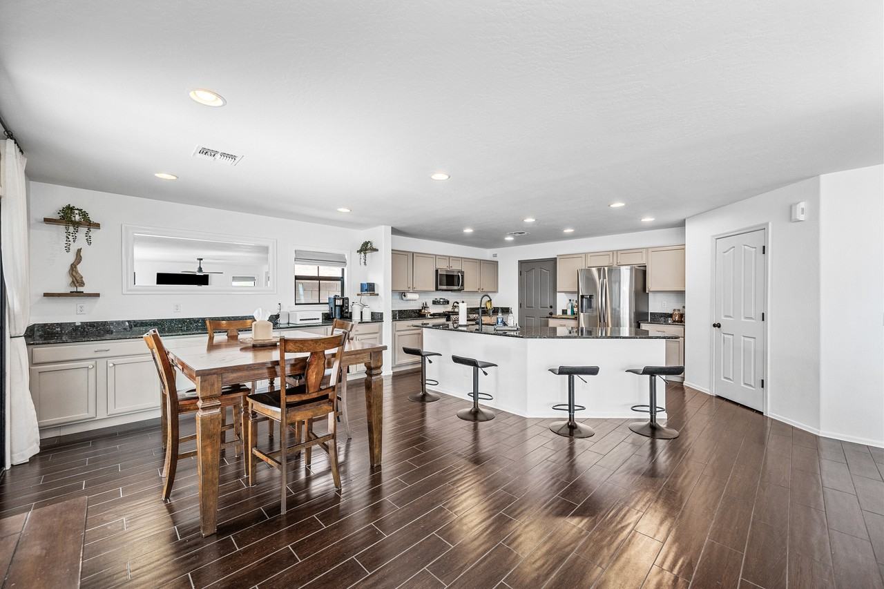 3905 W Kirkland Ave #1 - Photo 3 of 18