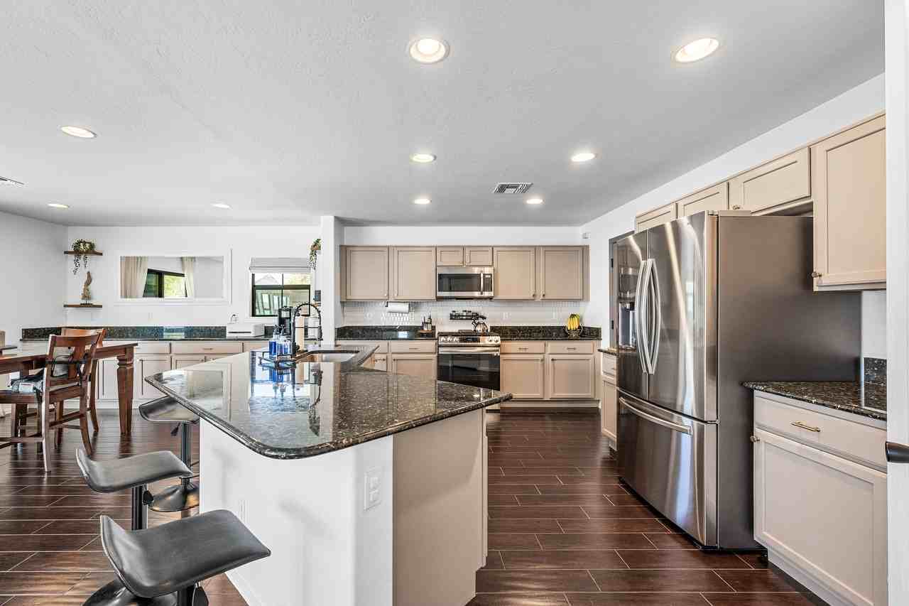 3905 W Kirkland Ave #1 - Photo 4 of 18