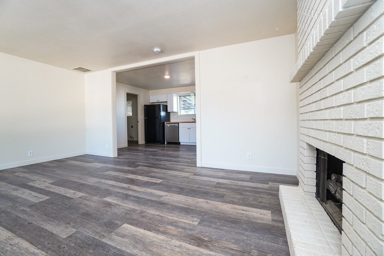 1343 W Owyhee St #1 - Photo 5 of 23