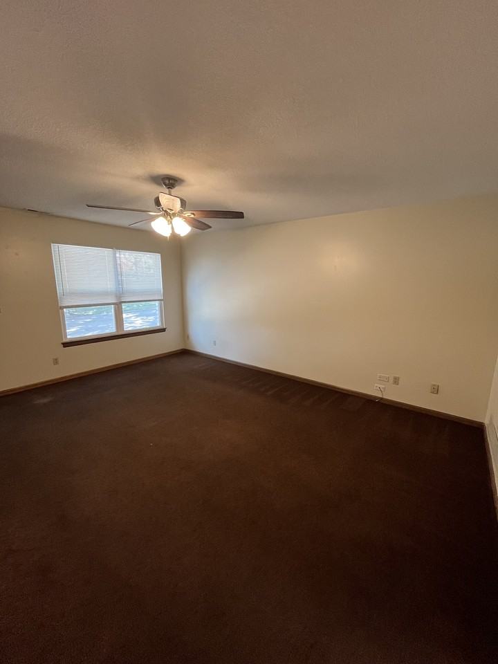 404 Grover St #A - Photo 3 of 13
