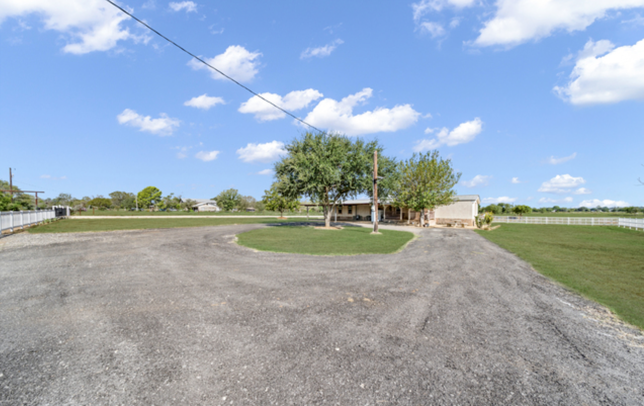 11791 Kinney Rd #1 - Photo 5 of 24