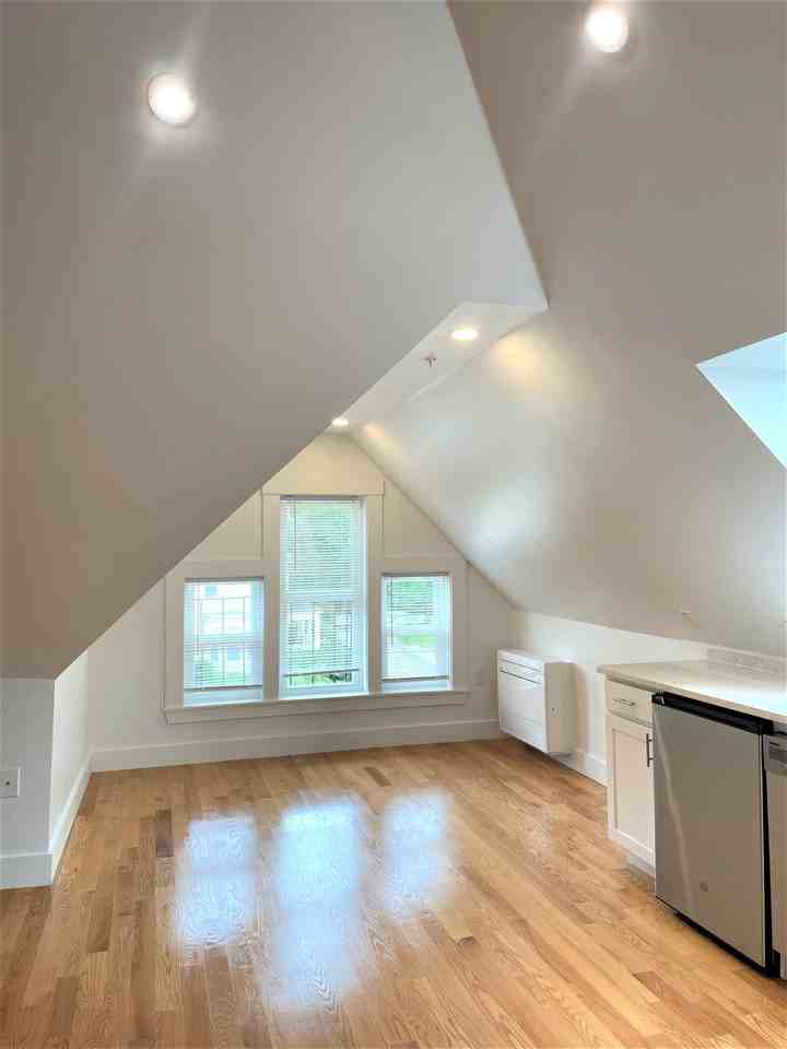31 Green St #13 - Photo 3 of 14