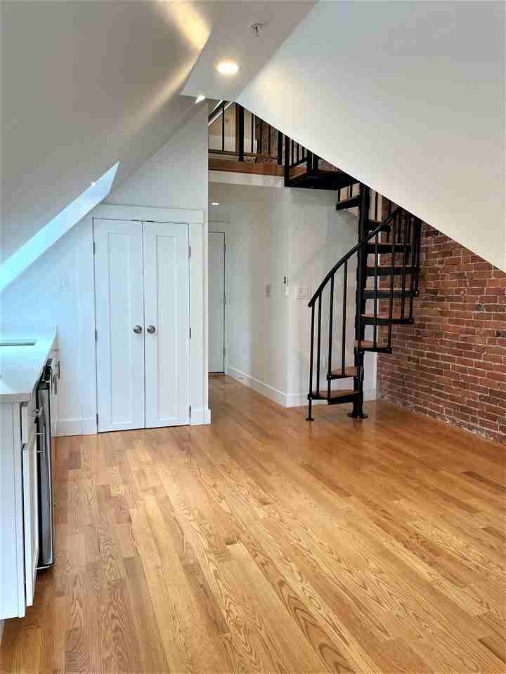 31 Green St #13 - Photo 7 of 14
