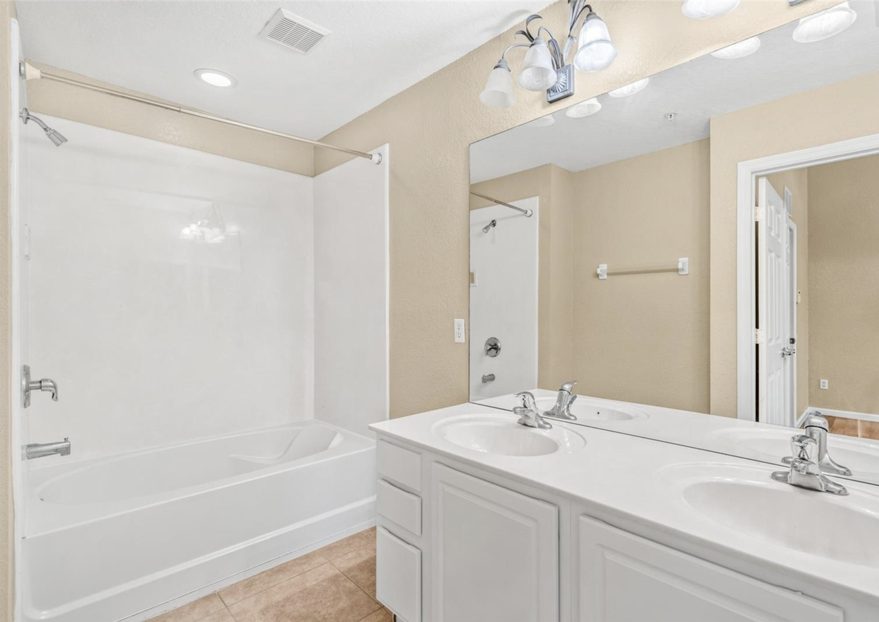 2804 Polvadero Lane - 106Unit 106 #106 - Photo 7 of 27