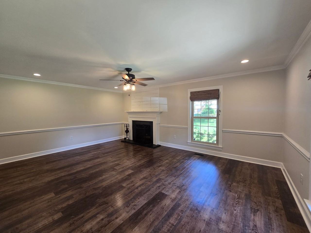 409 Fulton St - Photo 4 of 50