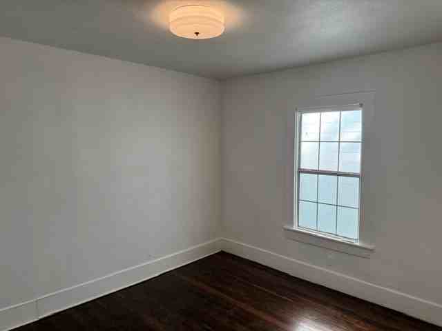 422 S Glasgow Dr #1 - Photo 4 of 8