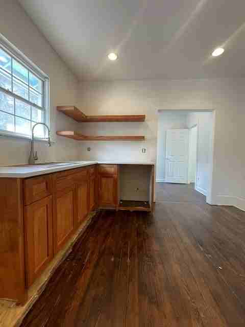 422 S Glasgow Dr #1 - Photo 5 of 8