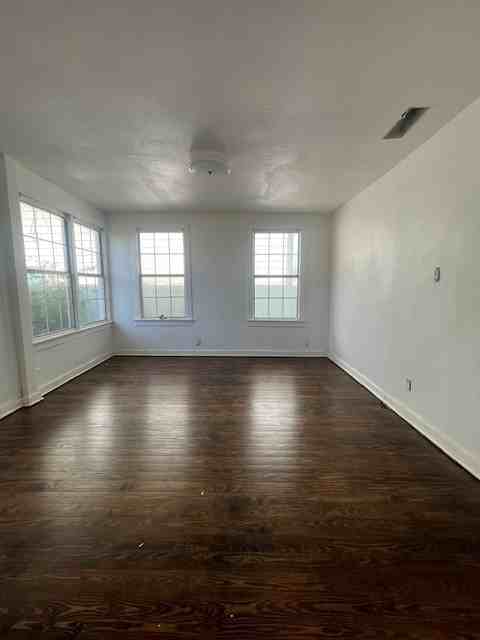 422 S Glasgow Dr #1 - Photo 7 of 8