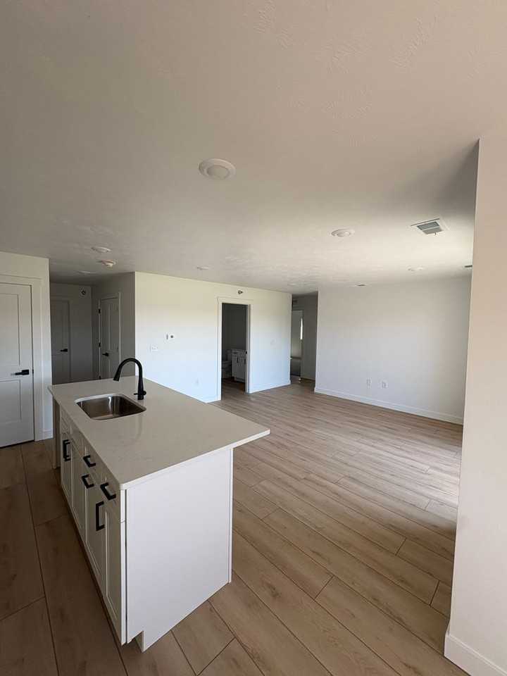 Worthington Apartments - Photo 3 of 29