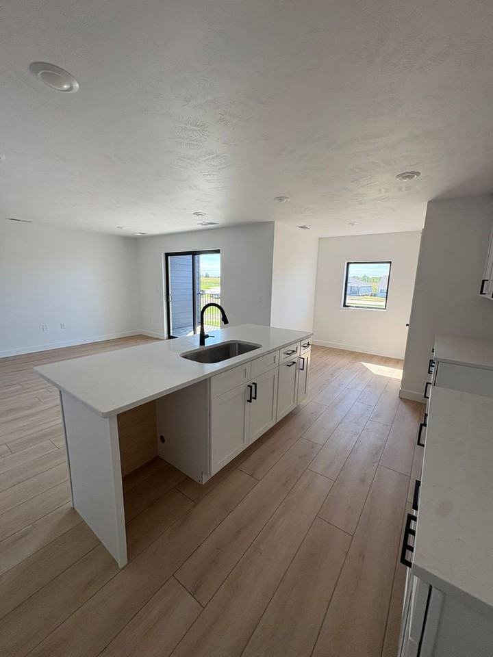 Worthington Apartments - Photo 4 of 29