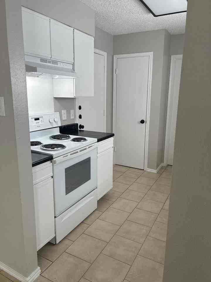 7804 Las Olas Blvd - Photo 2 of 16