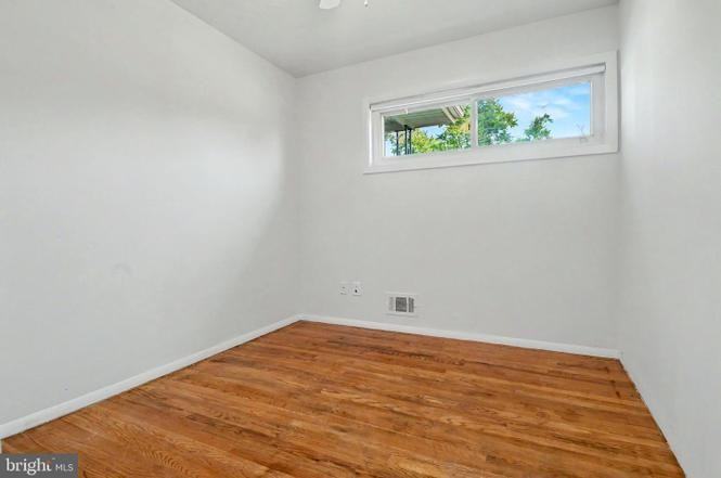 3719 Brentford Road - Photo 4 of 15