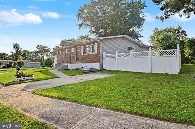 3719 Brentford Road - Photo 5 of 15