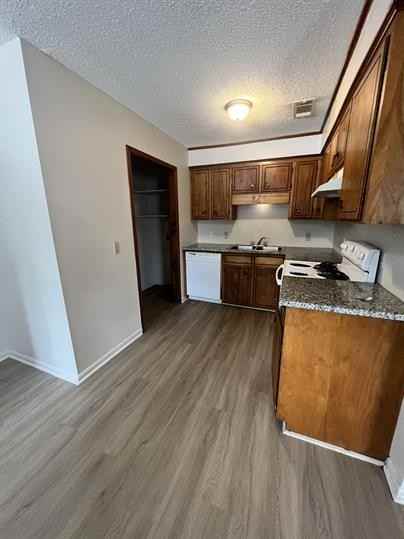 218 Victoria Dr Apt 8a #8A - Photo 4 of 13