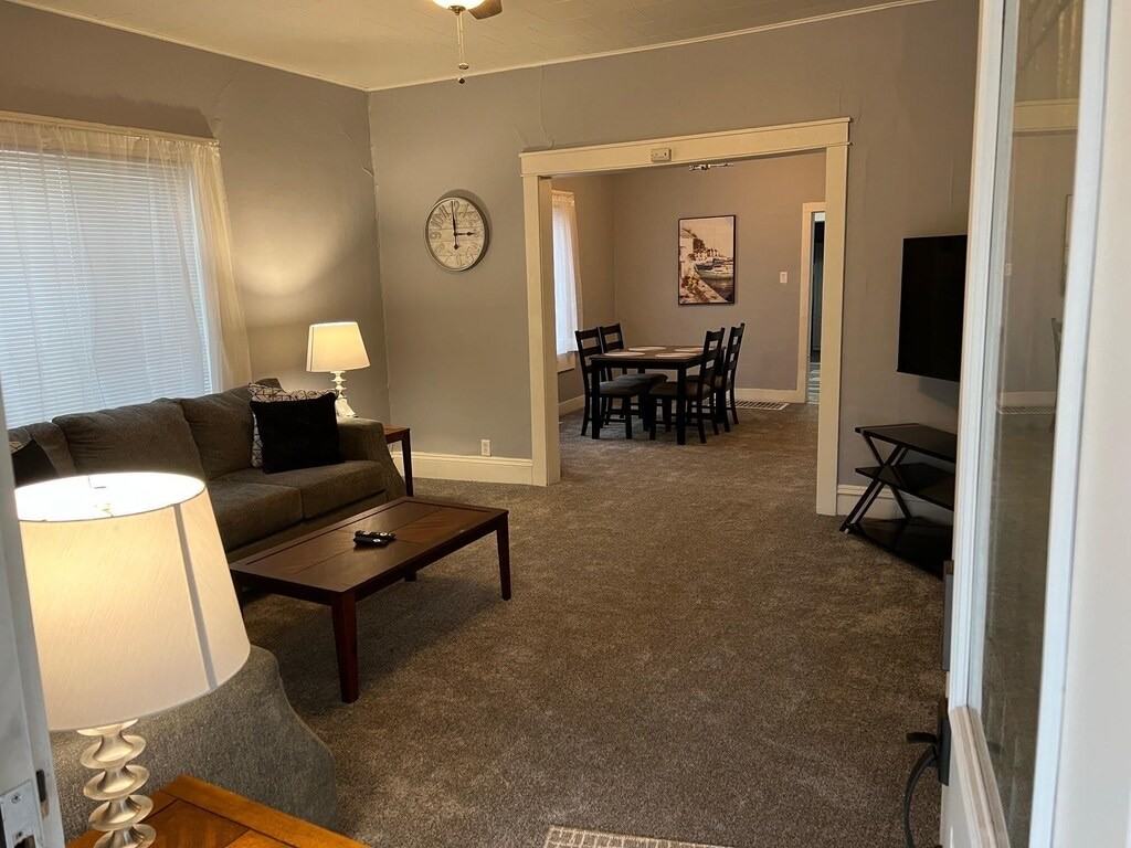 402 N Randolph St #1 - Photo 4 of 13