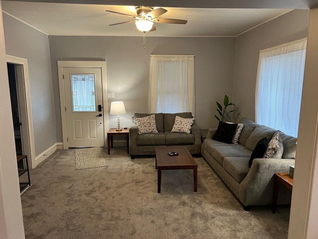 402 N Randolph St #1 - Photo 6 of 13