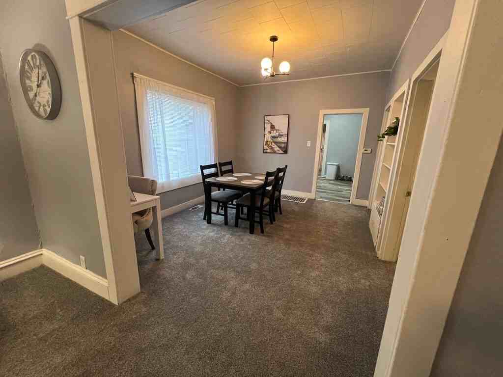 402 N Randolph St #1 - Photo 7 of 13