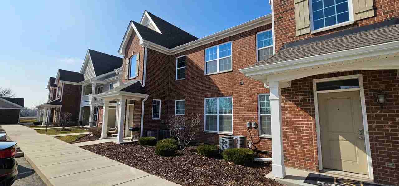4370 Timber Ridge Ct - Photo 4 of 15