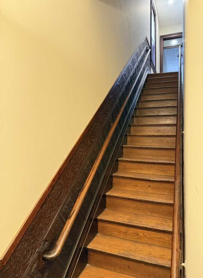2410 Ashland Ave #2nd - Photo 3 of 23