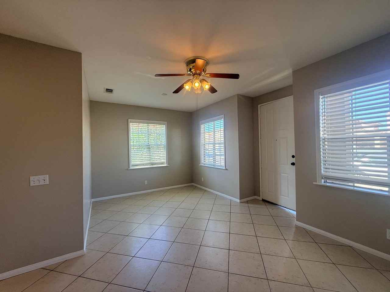39540 June Rd - Photo 3 of 26