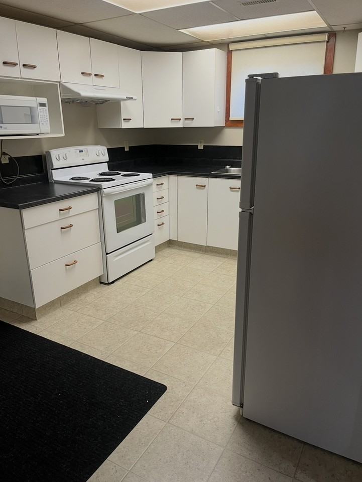 415 Kerr Pl - Photo 3 of 9