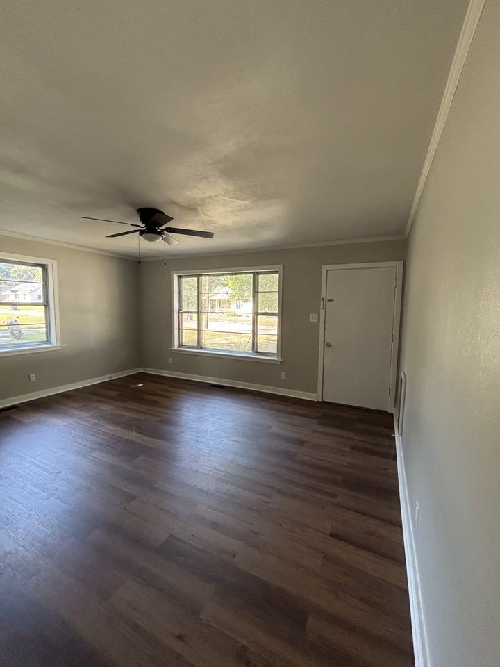 210 S Hazel St #1 - Photo 5 of 18