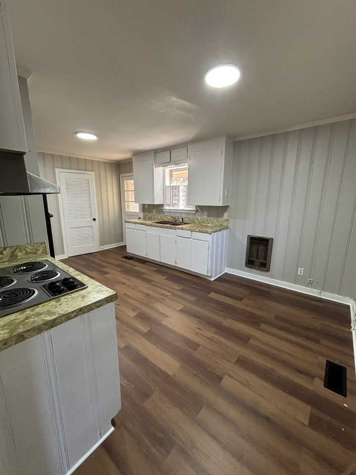 210 S Hazel St #1 - Photo 6 of 18