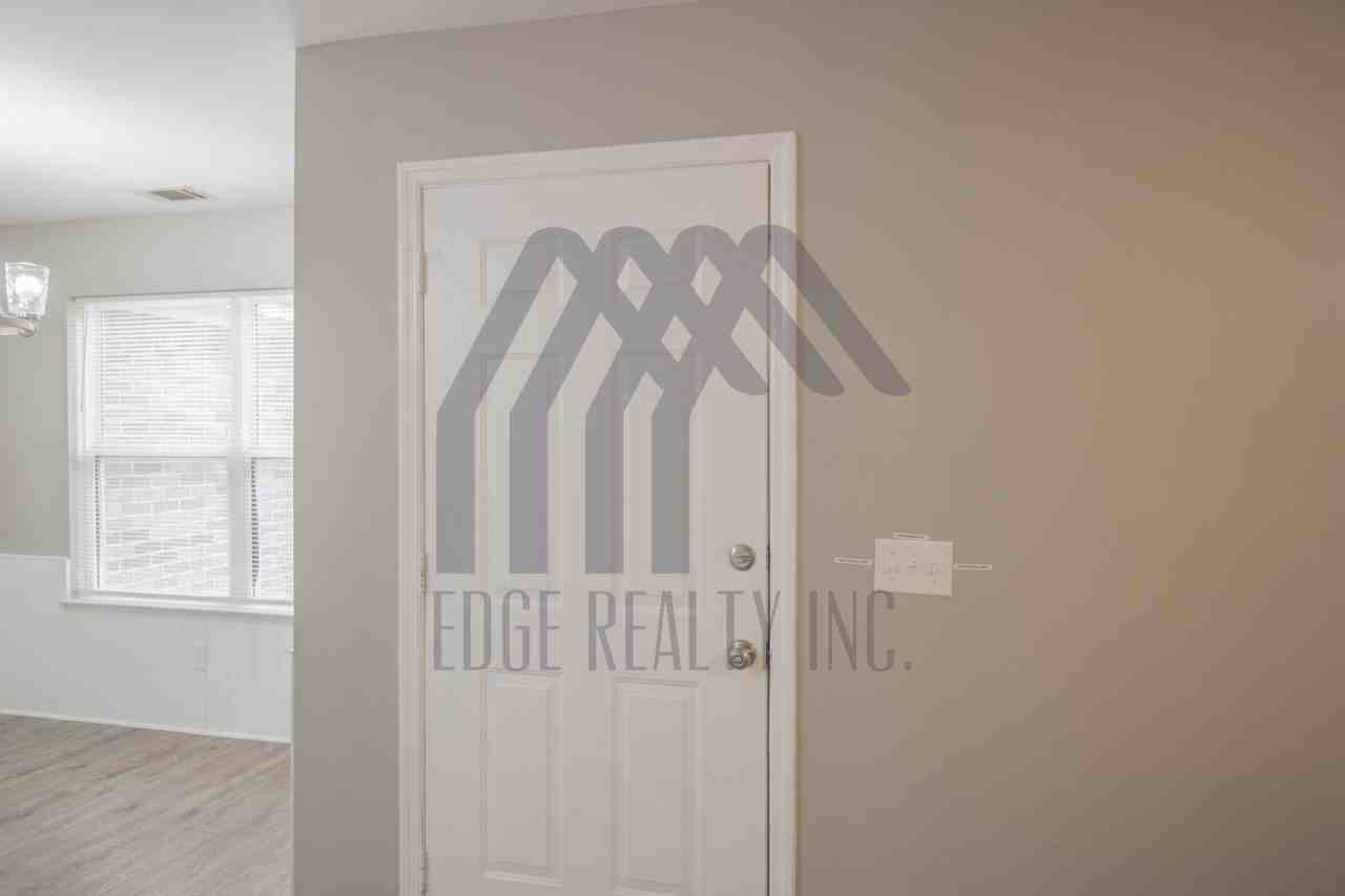 1253 Roberts Way #1 - Photo 5 of 32