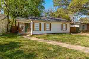 featured image of 3921 Maple Ave #1