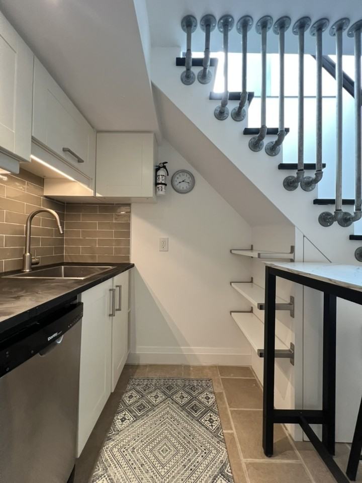 236 Greenwood Avenue - Photo 2 of 12