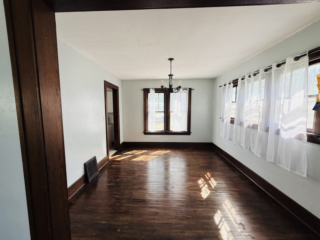 317 N Sumner Ave #1 - Photo 5 of 29