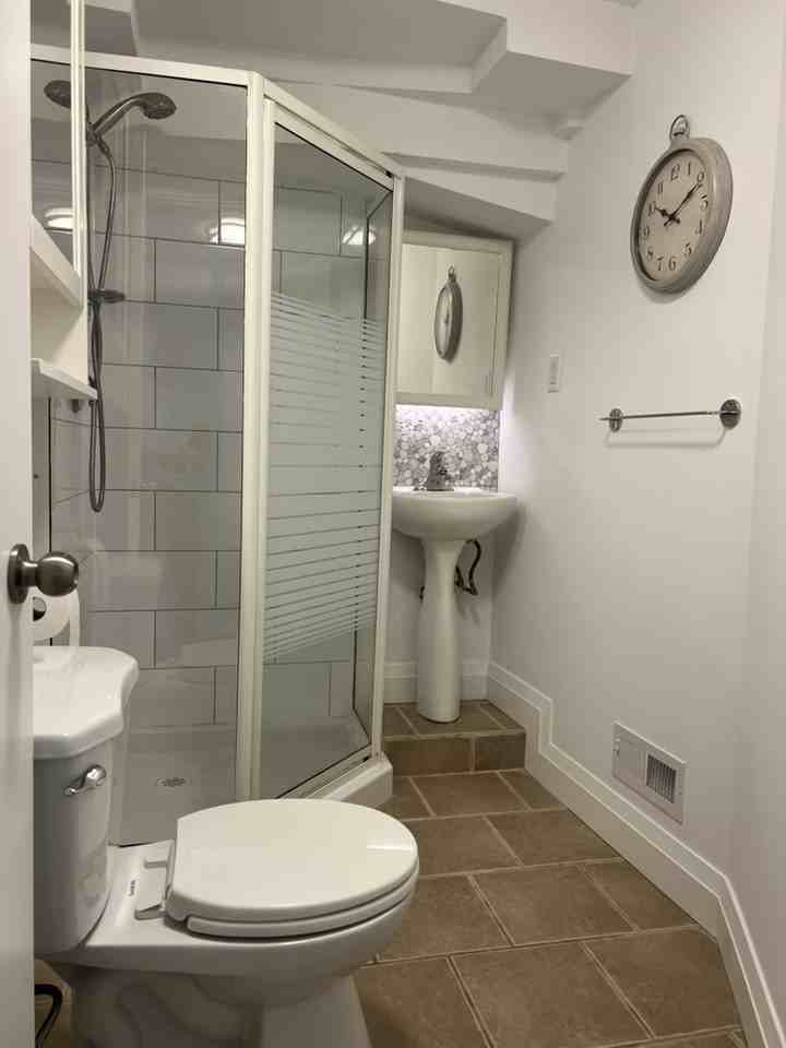 236 Greenwood Avenue - Photo 5 of 12