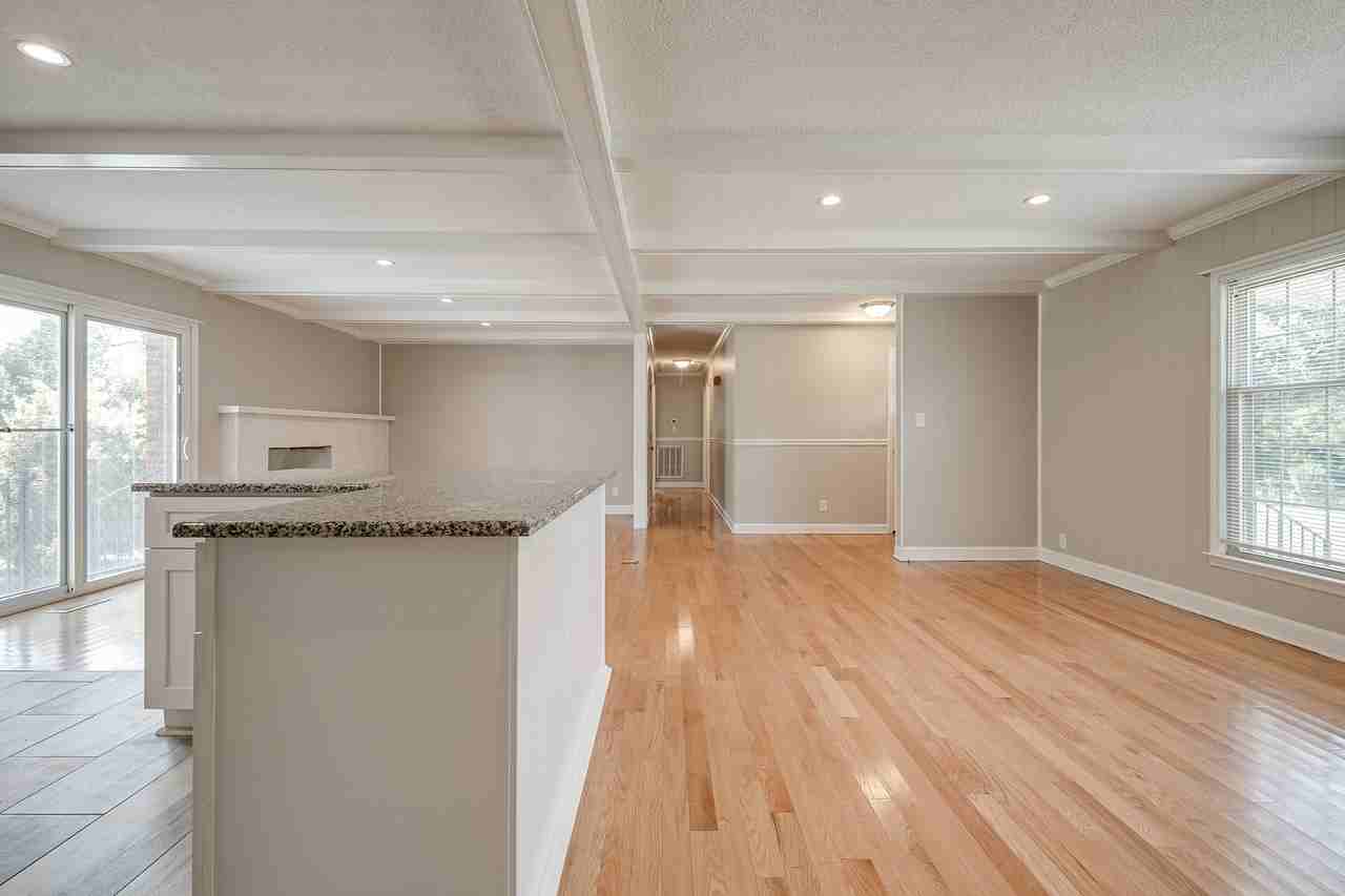 114 Cottonwood Dr #1 - Photo 4 of 33