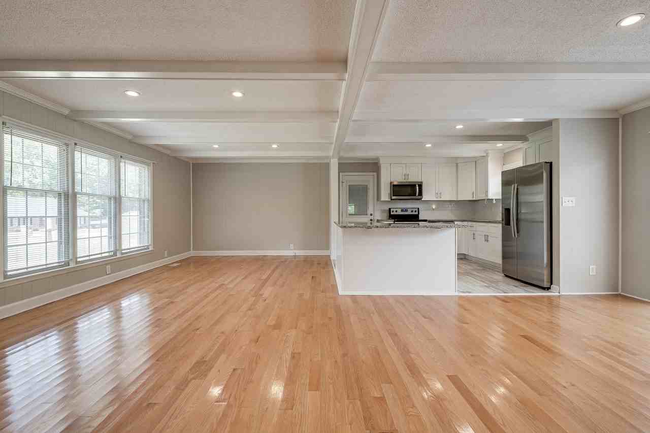 114 Cottonwood Dr #1 - Photo 7 of 33