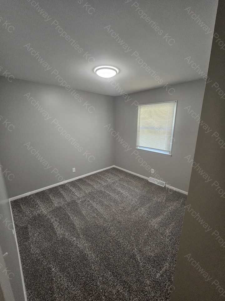 6019 Noland Rd #NA - Photo 5 of 12