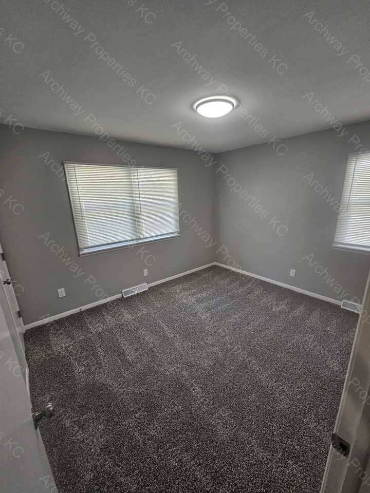 6019 Noland Rd #NA - Photo 6 of 12